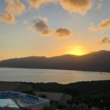 Semesterbostad Mini Caseddu T2, Piscine & Vue Mer, Alba Rossa N11 *