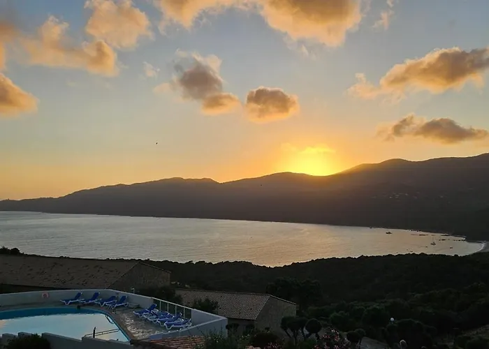 Holiday home Mini Caseddu T2, Piscine & Vue Mer, Alba Rossa N11 *